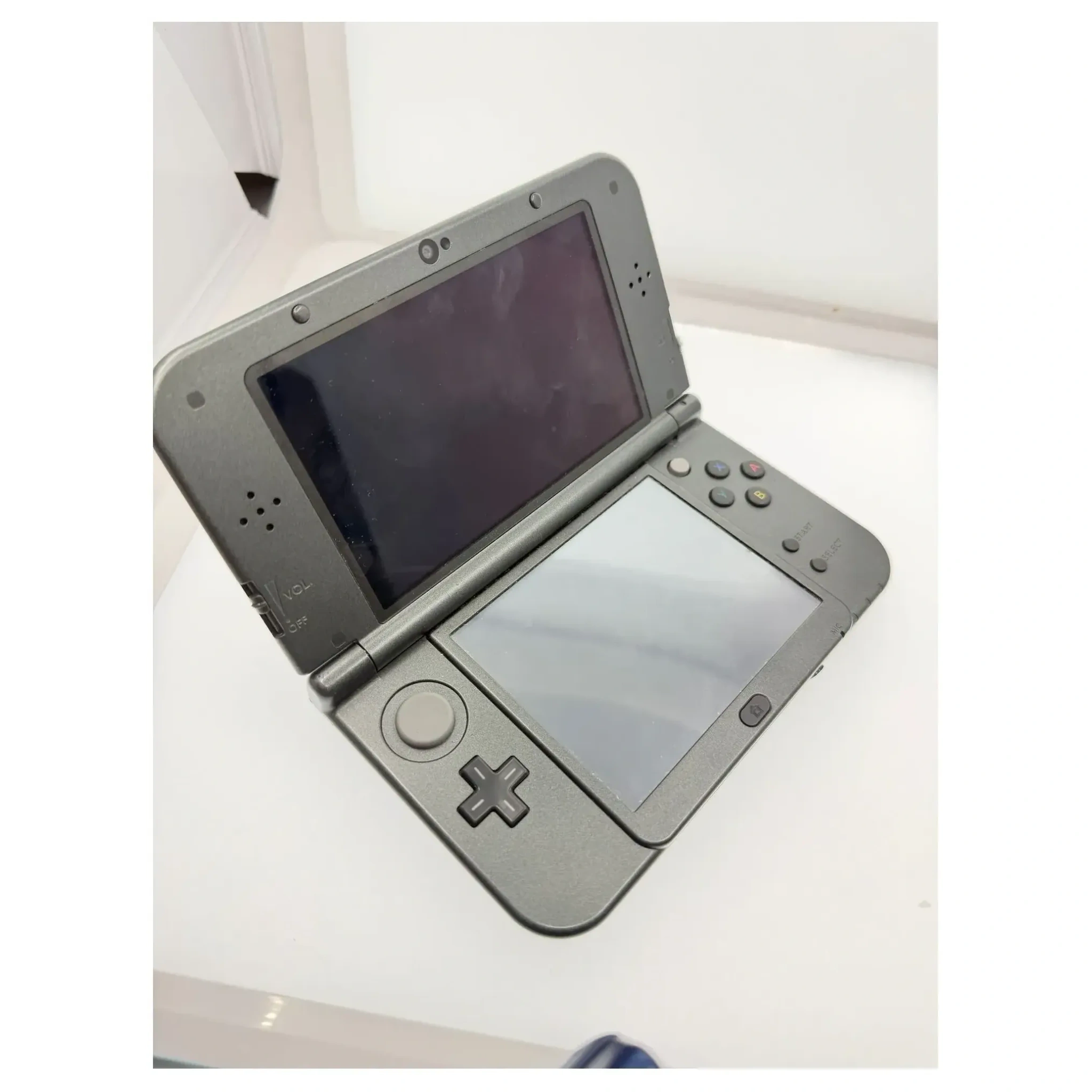 New Nintendo 3DS XL Metallic Zwart (Nintendo 3DS) — Losse console, Goed staat — origineel kopen bij Gameshop Enter