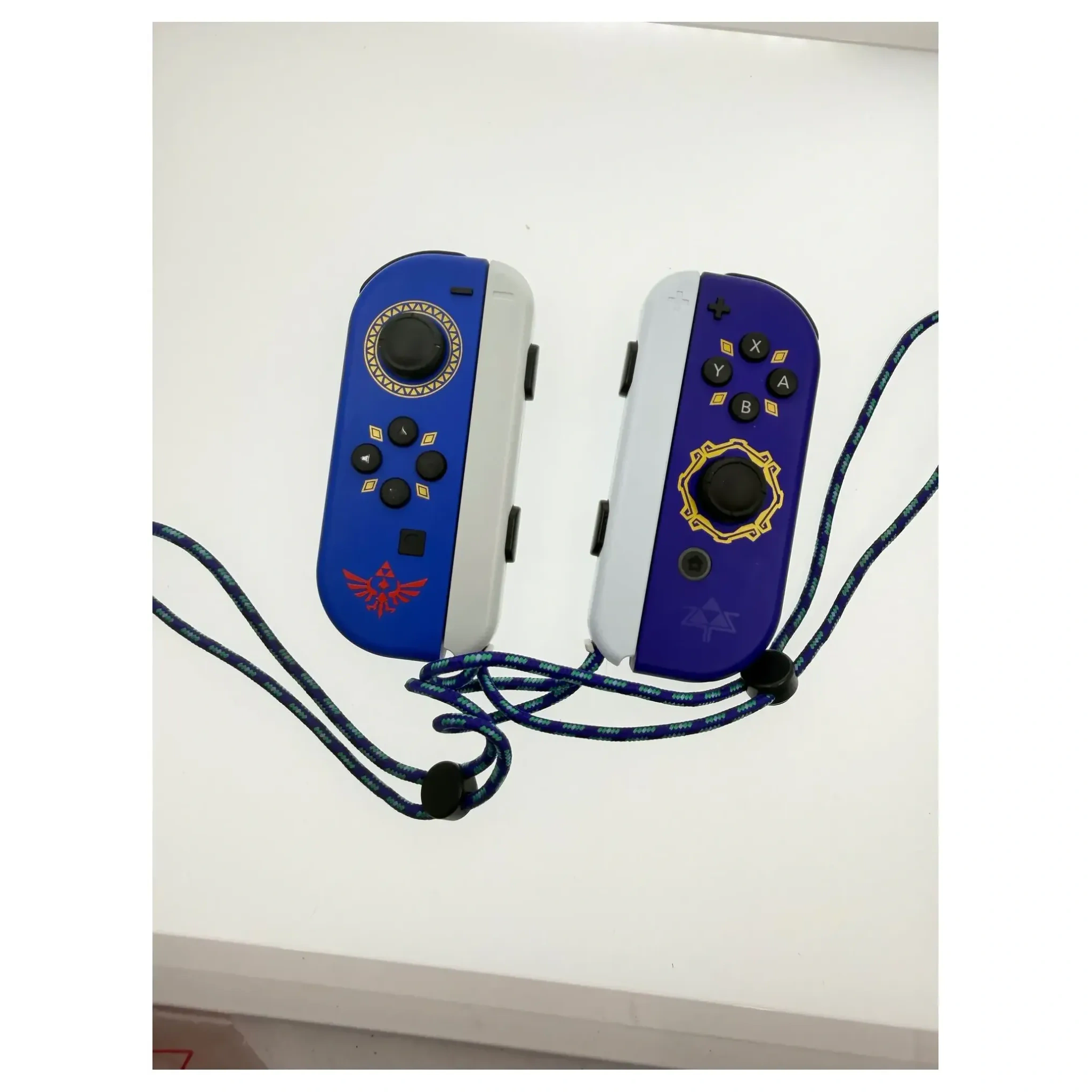 Nintendo Switch JoyCon set — The Legend of Zelda: Skyward Sword editie (Nintendo Switch) — Losse cartridge, Goed staat — origineel tweedehands kopen bij Gameshop Enter
