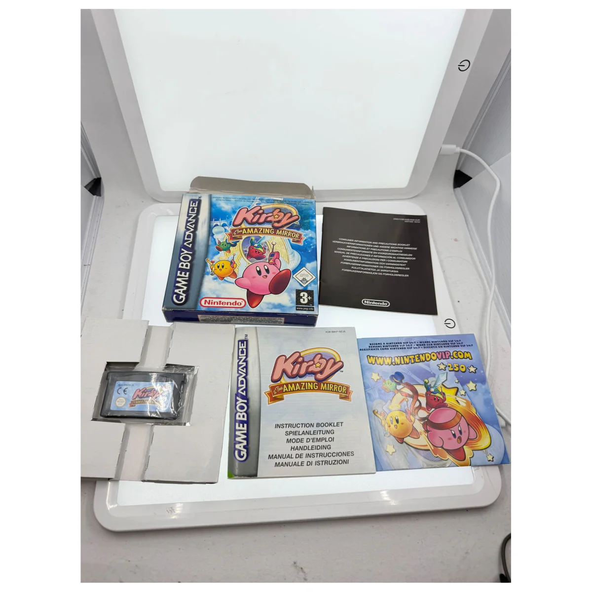 Kirby & The Amazing Mirror Game Boy Advance Detail — Game in doos met handleiding