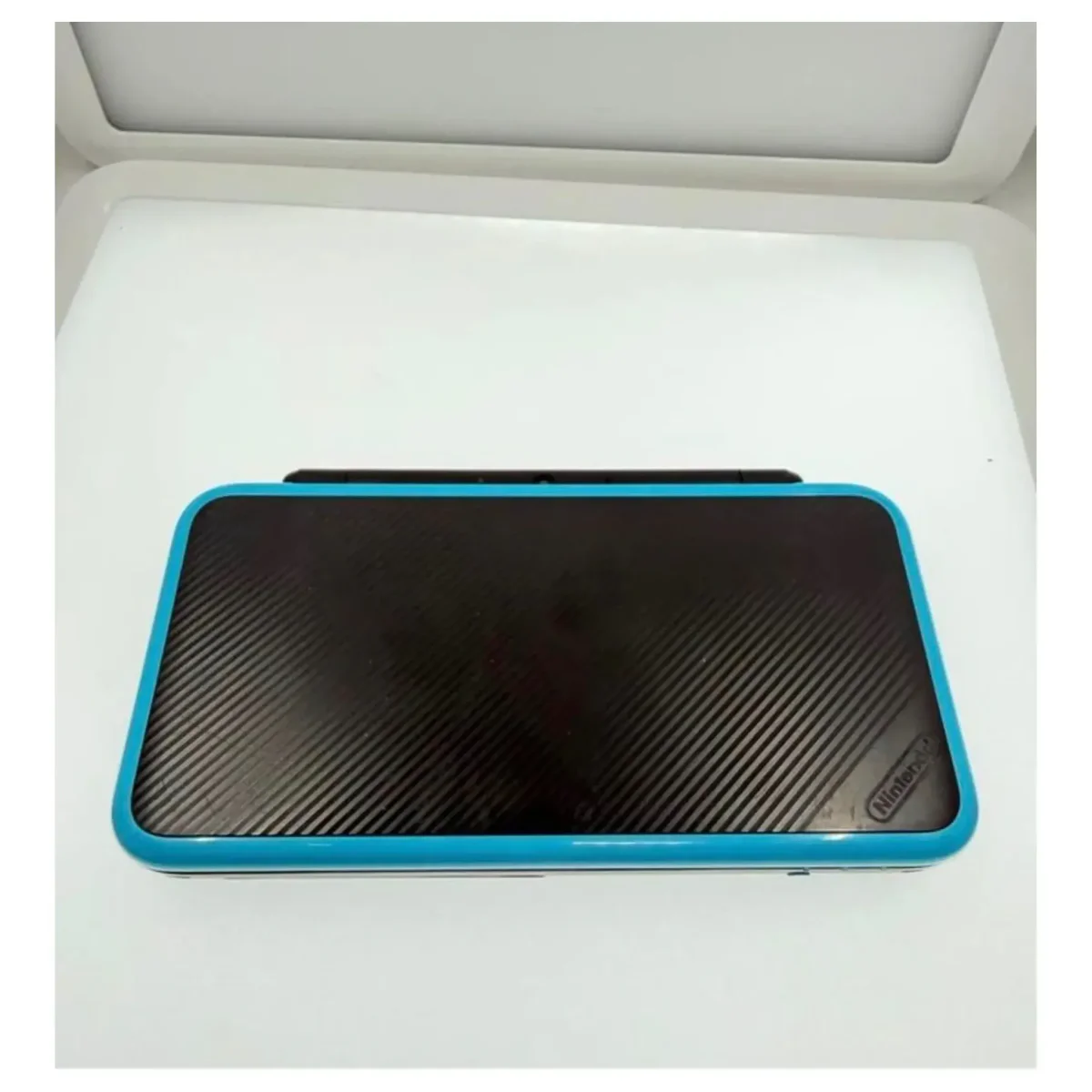 New Nintendo 2DS XL — Turquoise/Zwart Nintendo 2DS XL Voorkant — Losse console