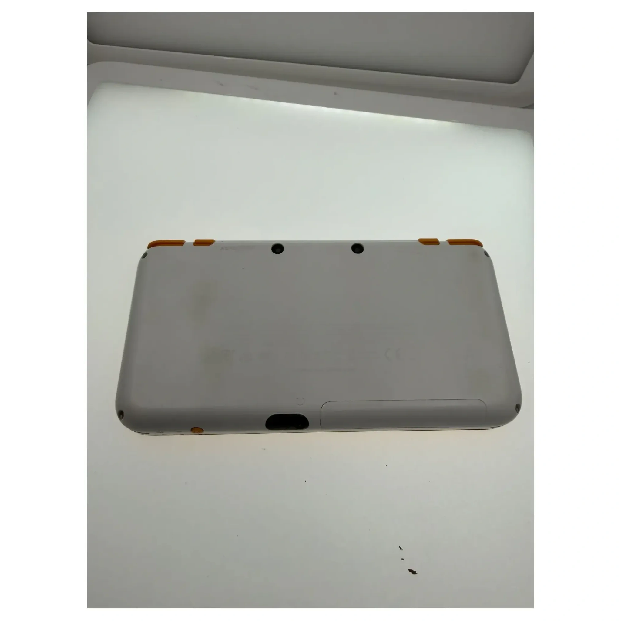 New Nintendo 2DS XL Wit + Oranje Nintendo DS Binnenkant — Losse console