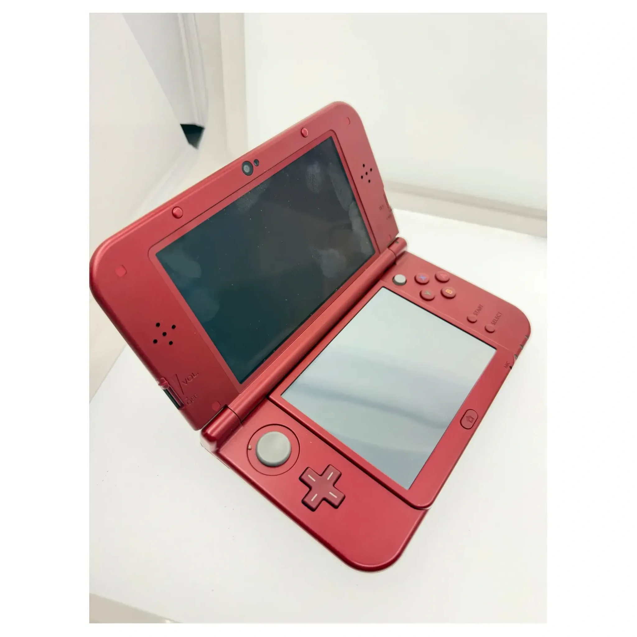 New Nintendo 3DS XL Rood Nintendo 3DS Achterkant — Losse console