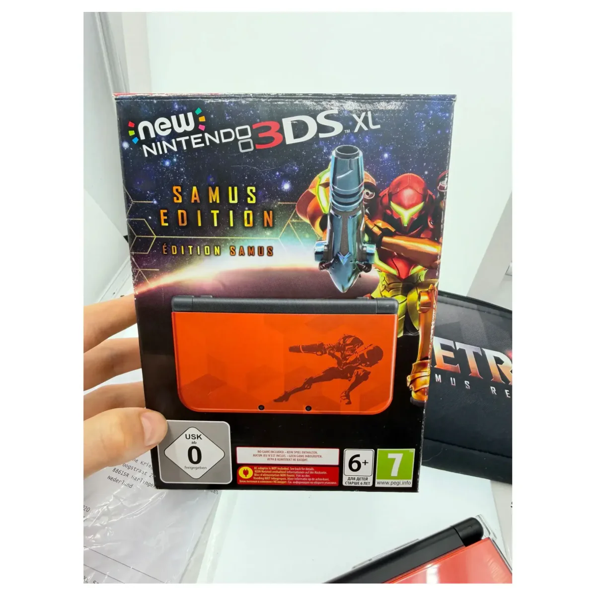 New Nintendo 3DS XL - Samus Edition Nintendo 3DS Binnenkant — Console in doos