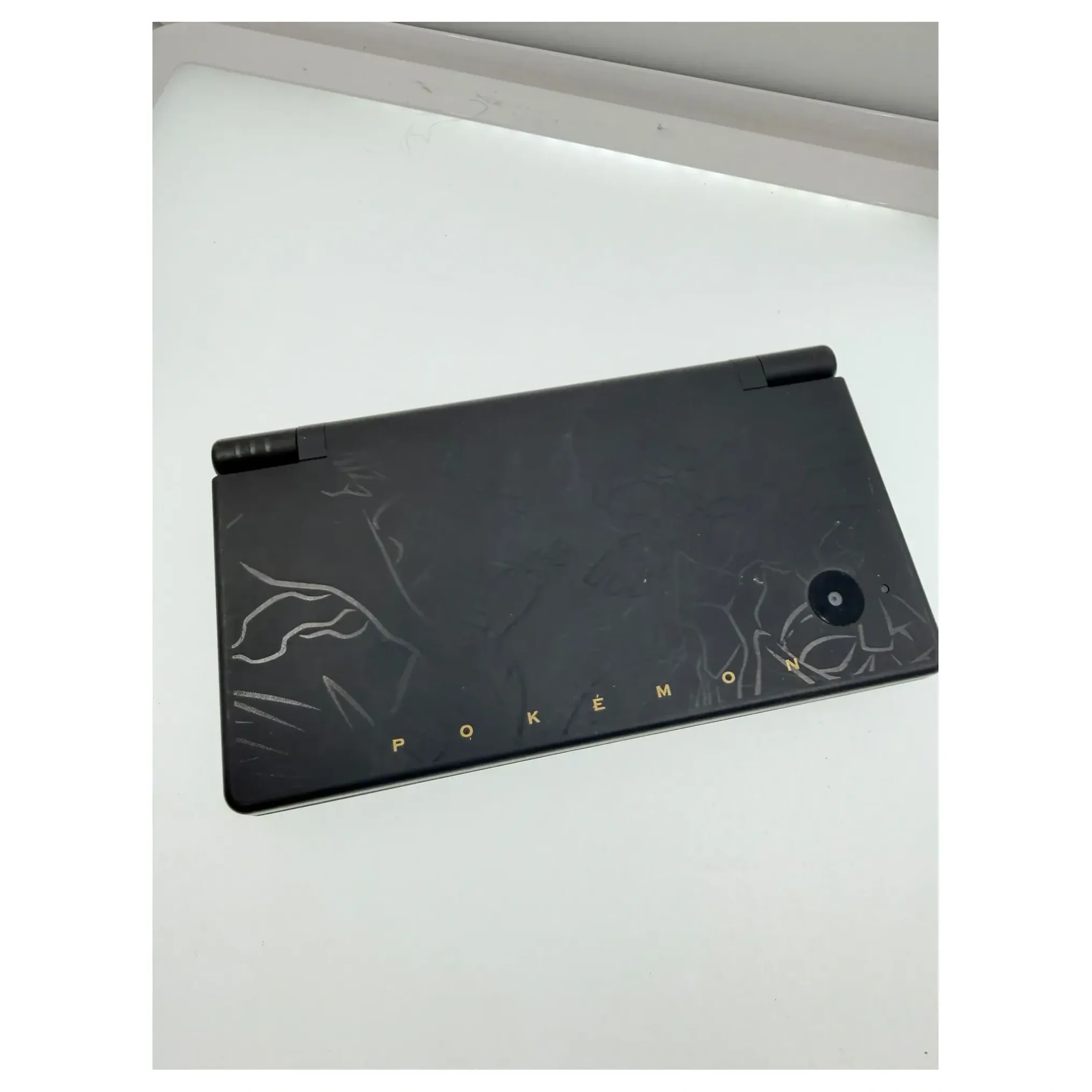 Nintendo DSi Pokemon Black Version Edition (Reshiram & Zekrom) Nintendo DS Detail — Losse console