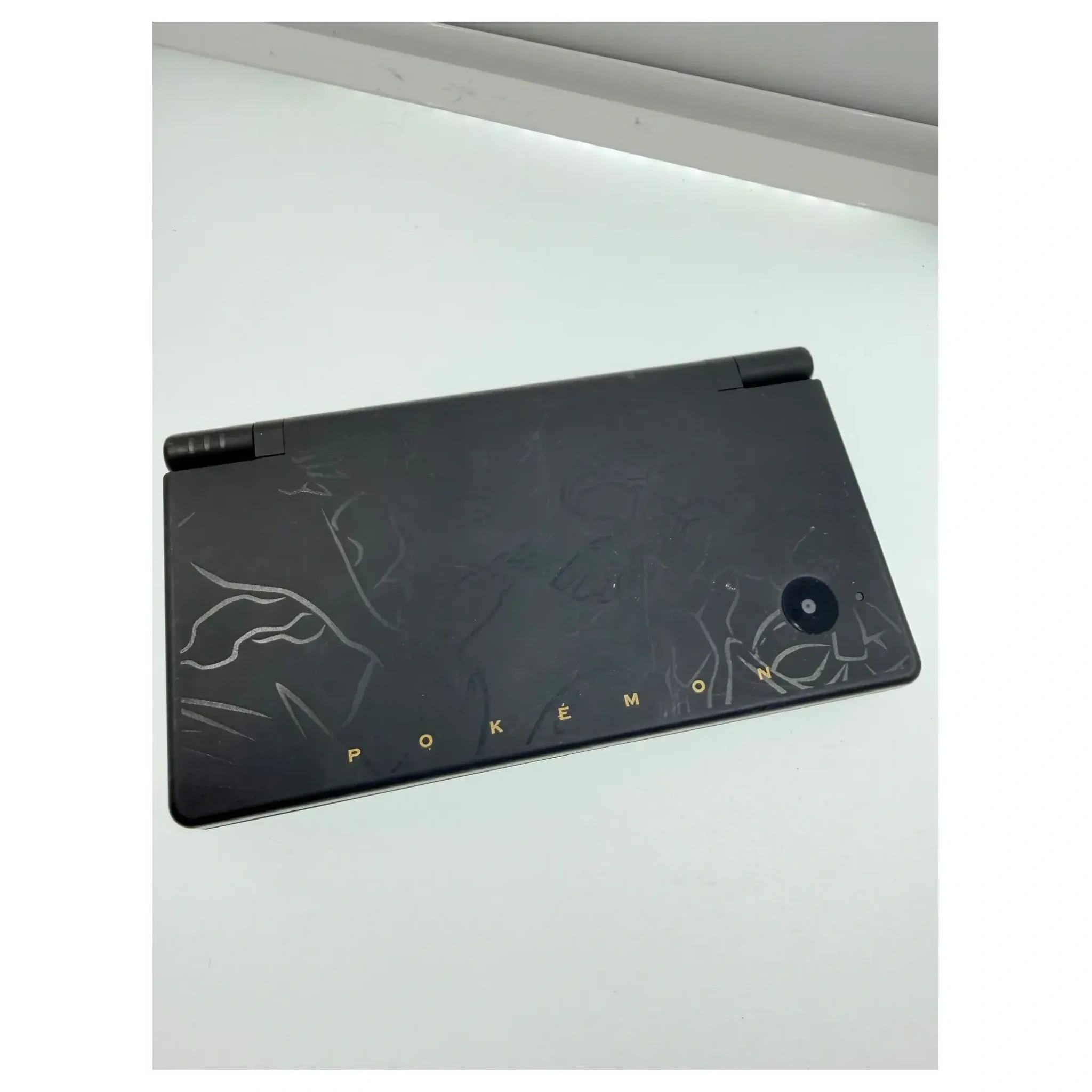 Nintendo DSi Pokemon Black Version Edition (Reshiram & Zekrom) Nintendo DS Label — Losse console