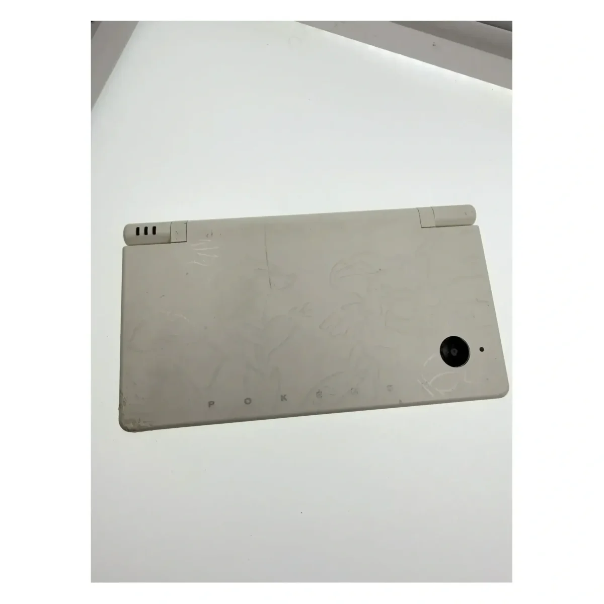 Nintendo DSi Pokemon White Version Edition (Reshiram & Zekrom) (Nintendo DS) — Console senza scatola, pronta all’uso