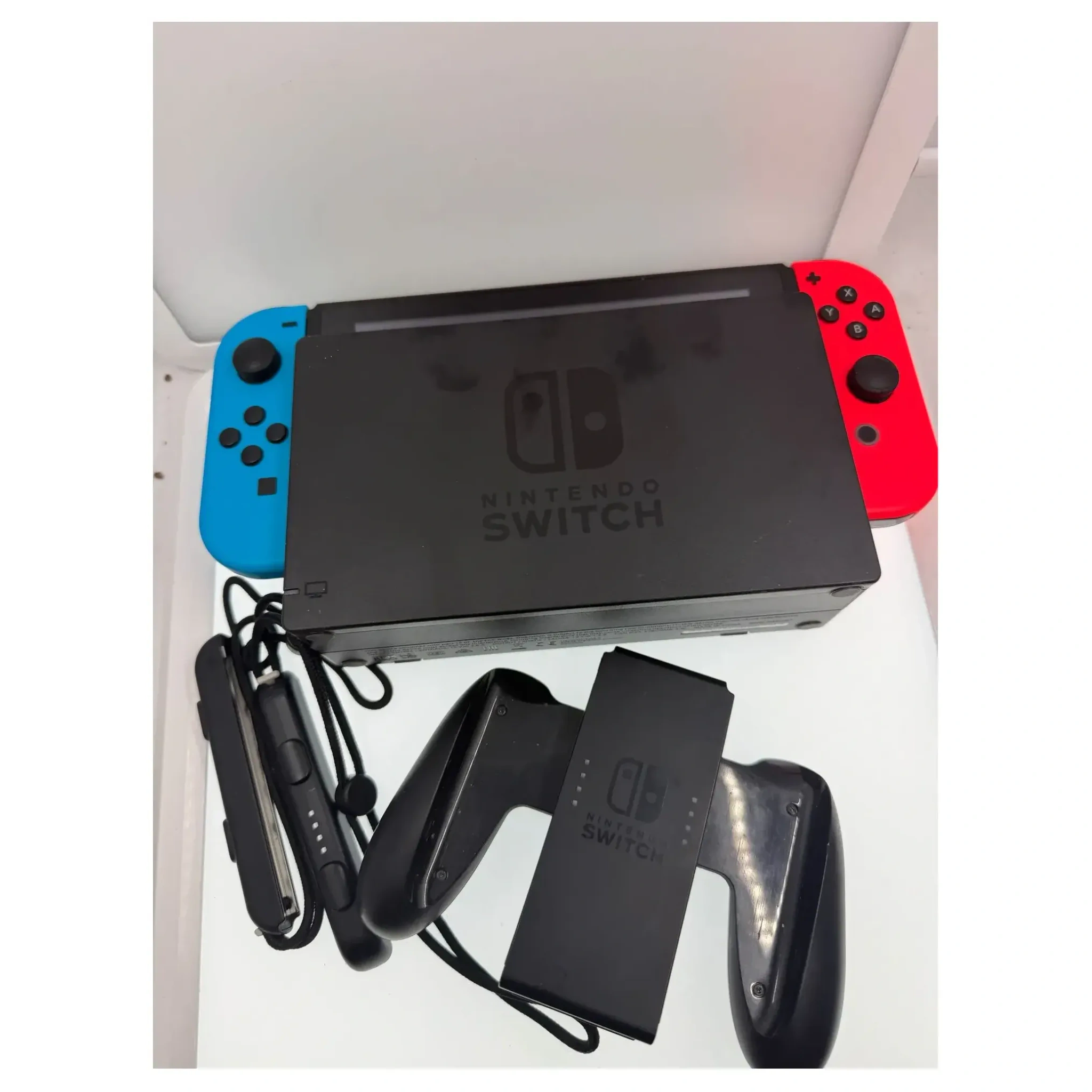 Nintendo Switch Console (Rood/Blauw) Nintendo Switch Achterkant — Losse console