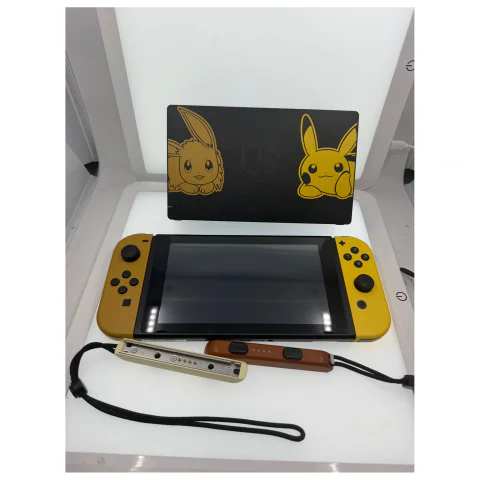Nintendo Switch Pikachu & Eevee Edition (Pokemon Let's Go) — Nintendo Switch