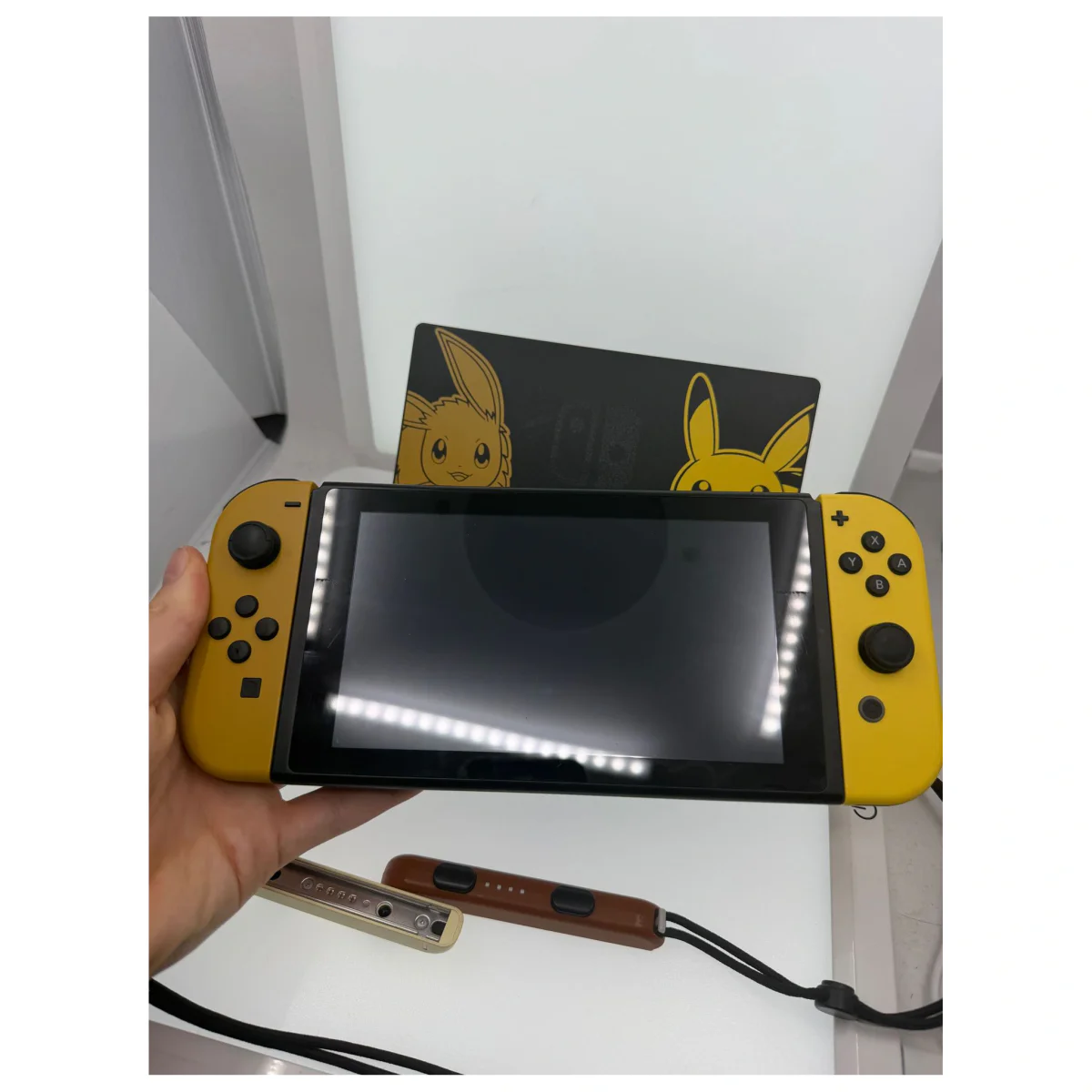 Nintendo Switch Pikachu & Eevee Edition (Pokemon Let's Go) (Nintendo Switch) — детайлна снимка 2