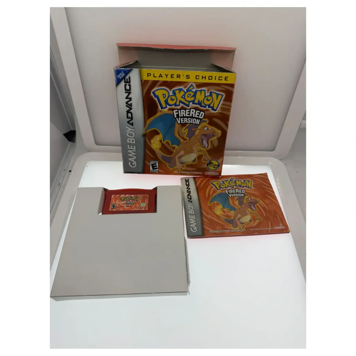 Pokemon FireRed Game Boy Advance Achterkant — Game in doos