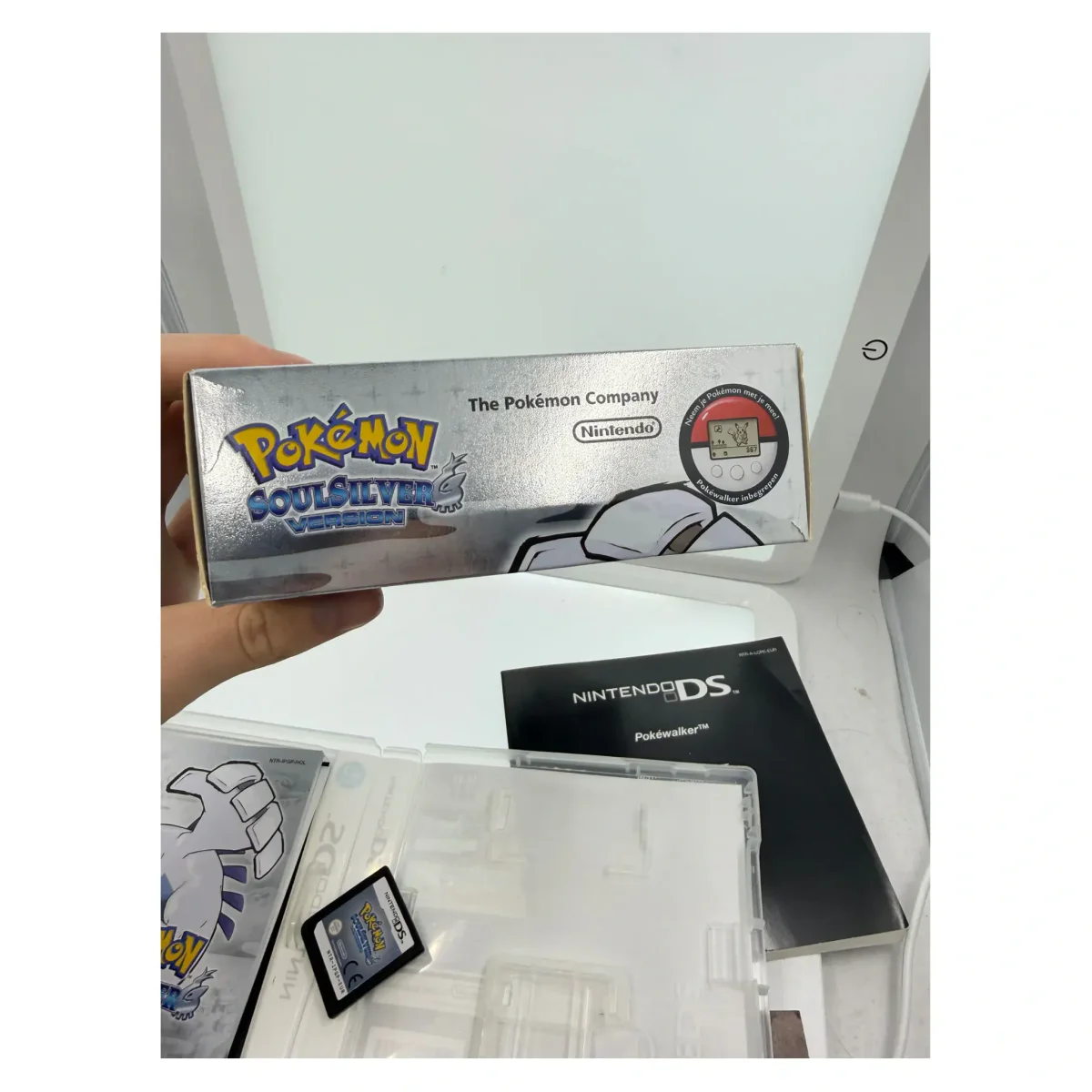 Pokemon SoulSilver — Big Box sans Pokéwalker (Nintendo DS) — Jeu en boîte d’origine avec notice