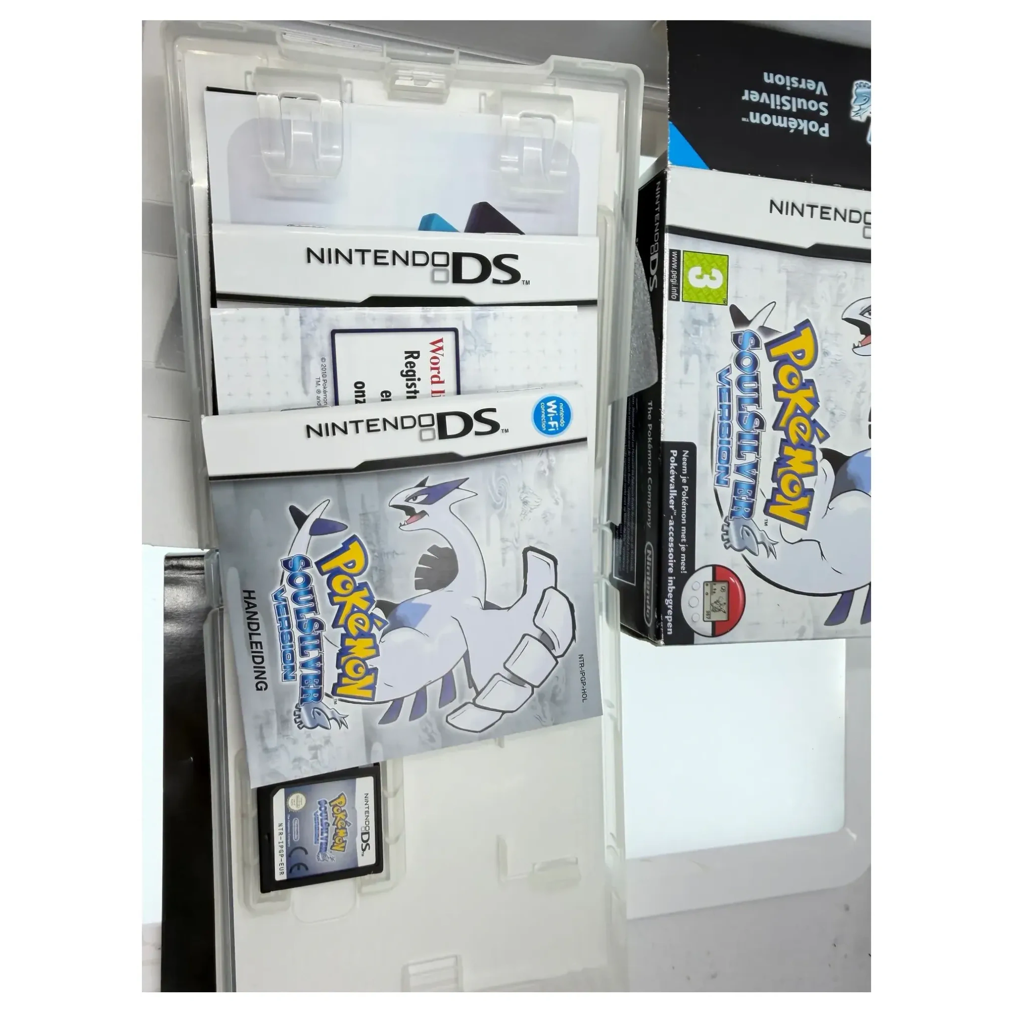 Pokemon SoulSilver + Pokewalker (EUR) Nintendo DS Achterkant — Game in doos met handleiding