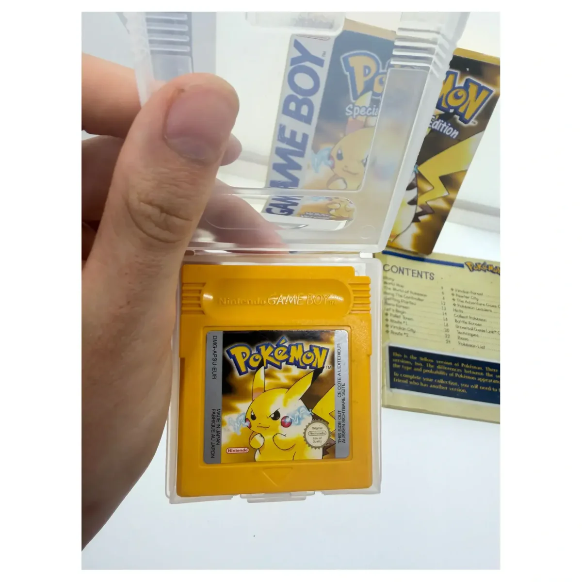 Pokemon Yellow Game Boy / Color Detail — Game in doos