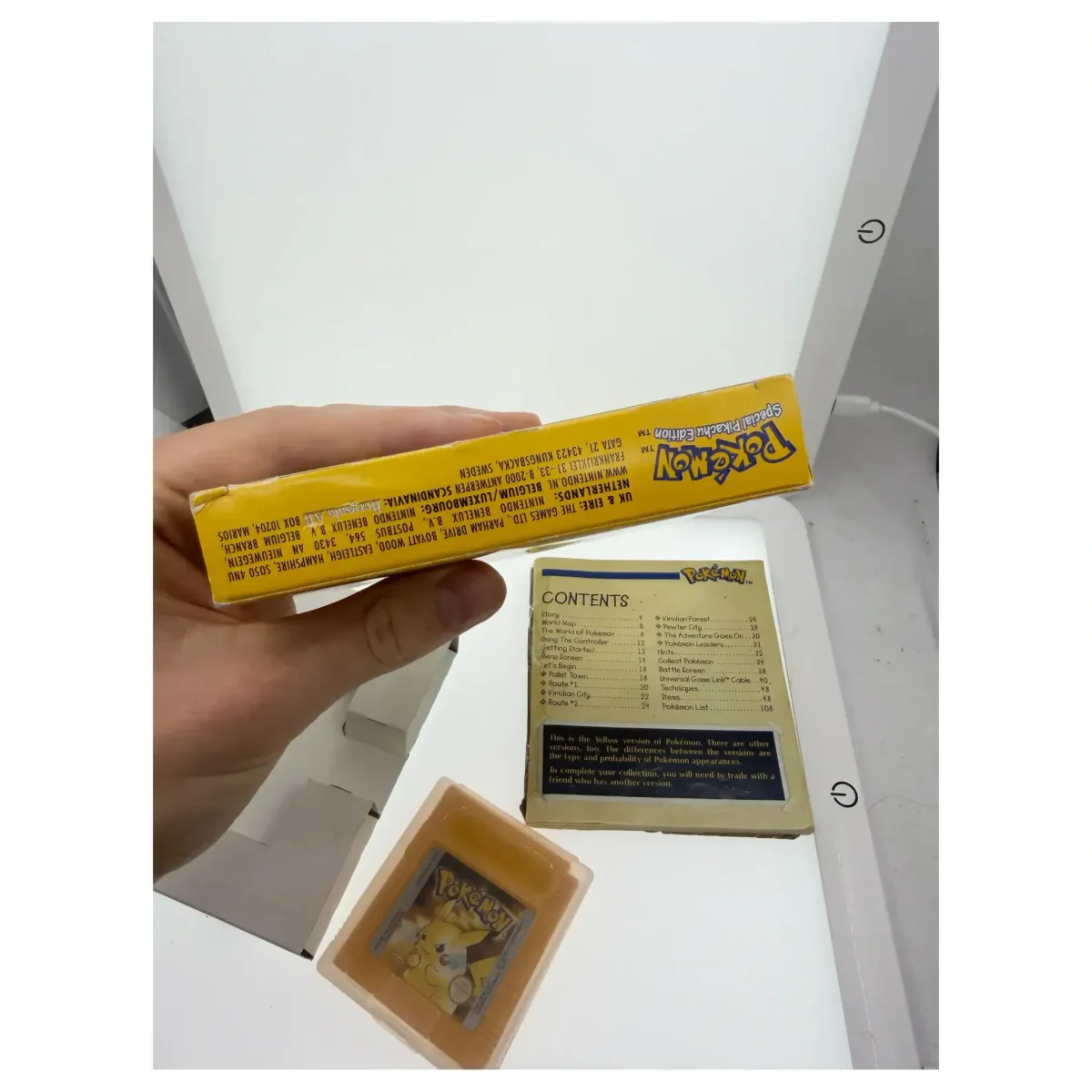 Pokemon Yellow Game Boy / Color Handleiding — Game in doos