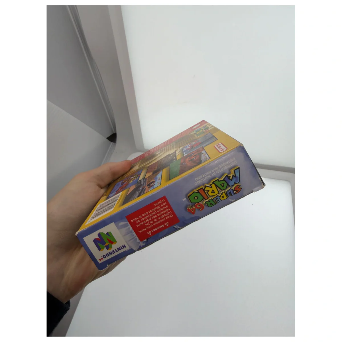 Super Mario 64 (Nintendo 64) — detailní fotografie 2